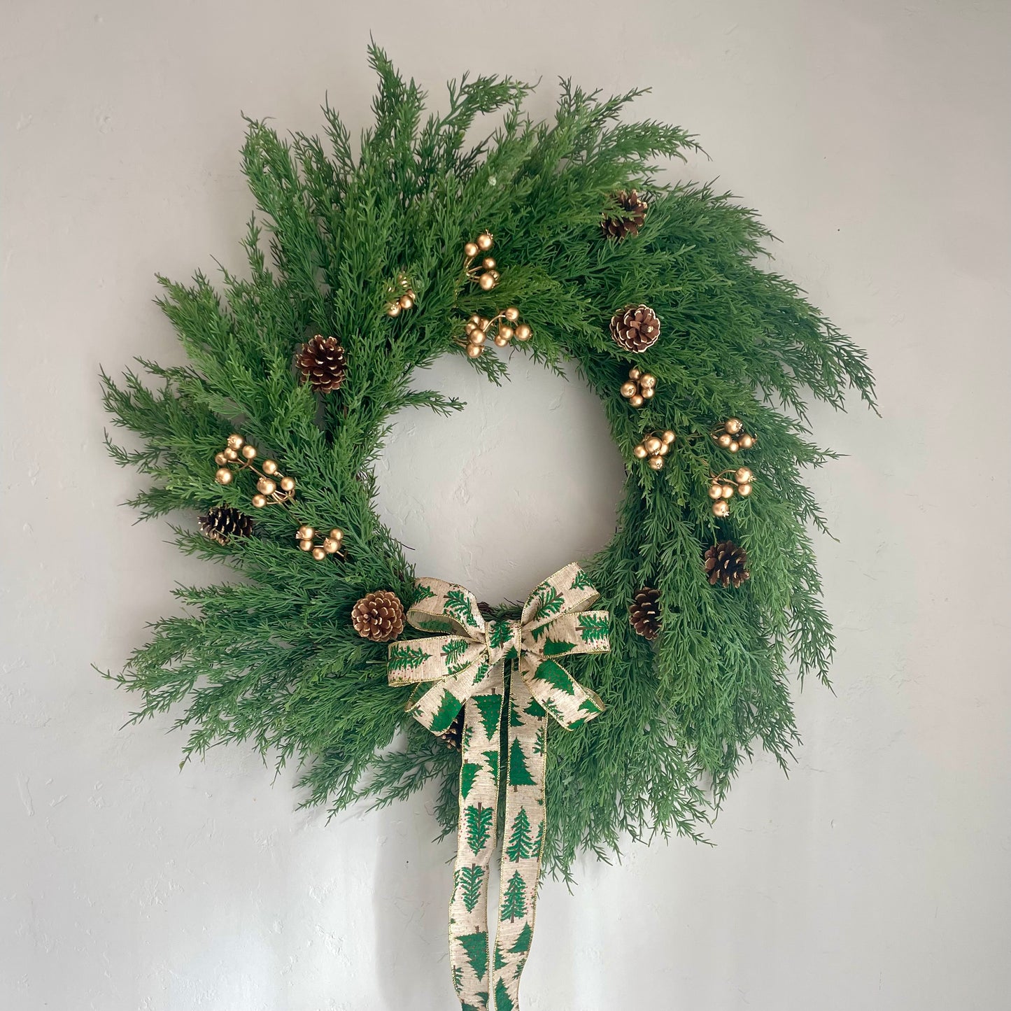 30" Golden Classic Christmas Cedar Wreath