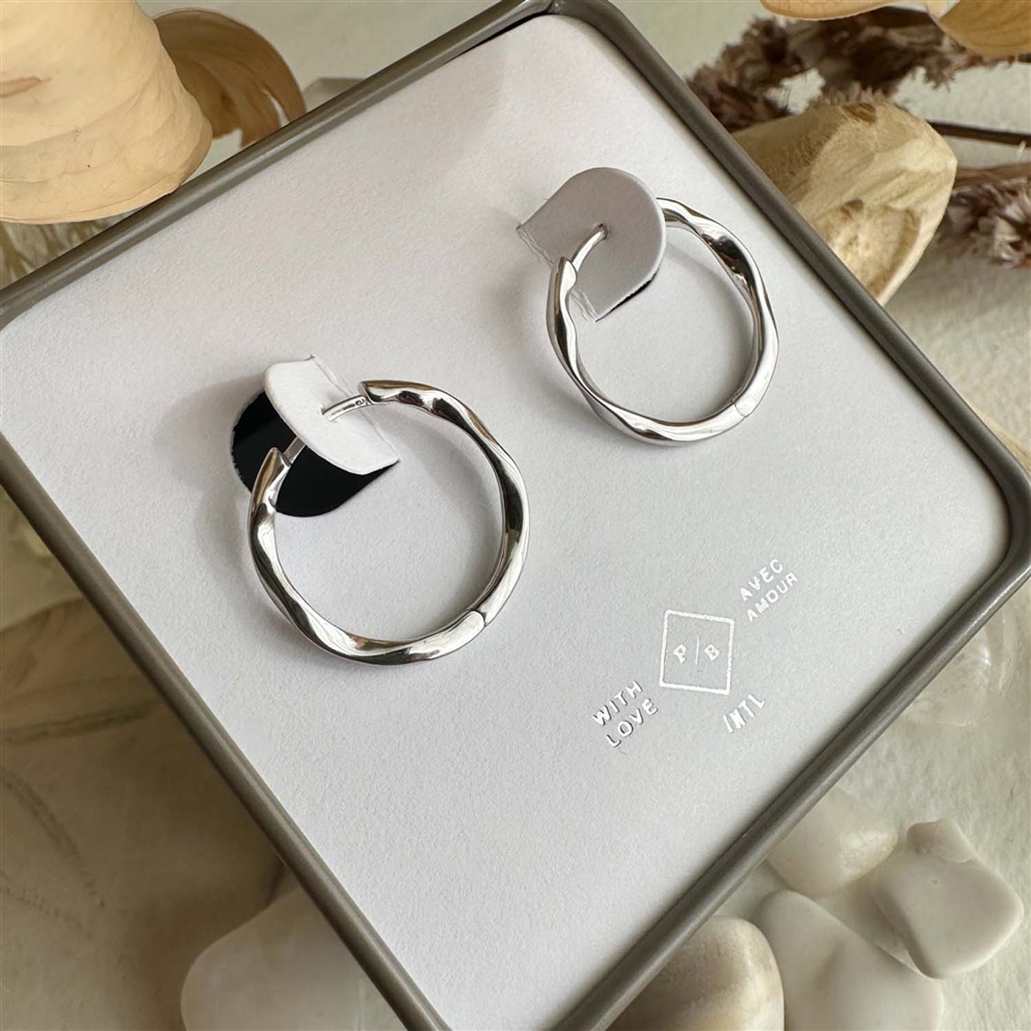 Michio Wavy 20mm Hoop Earrings