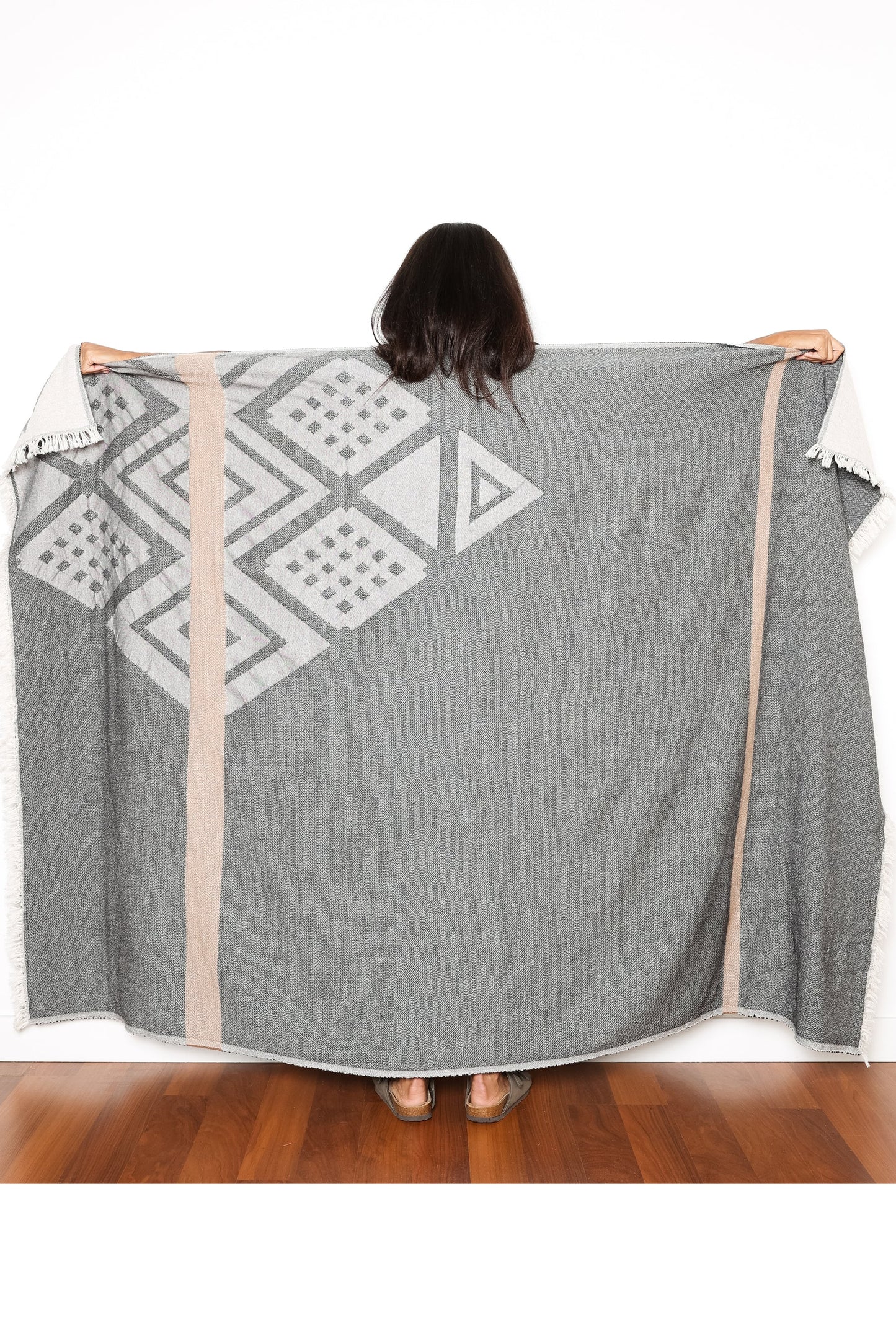 Malin Throw Blanket