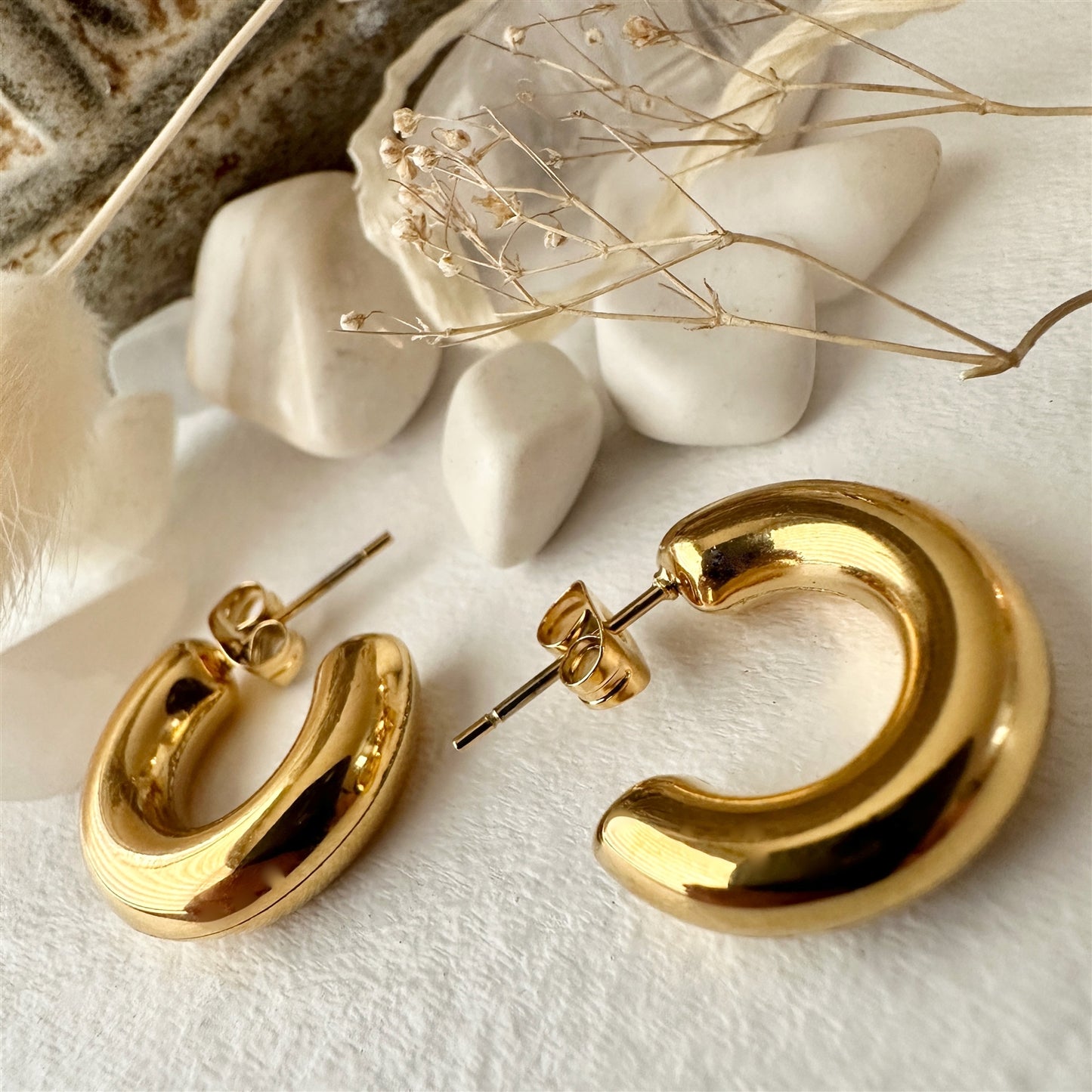 Mayari 20mm Chunky Hoop Earrings