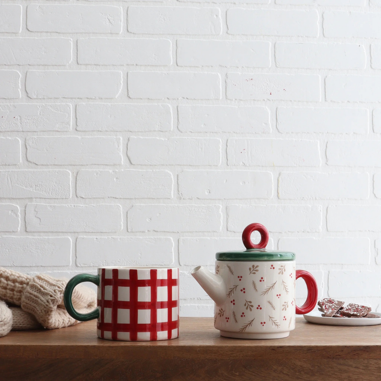 Holly Stacked Teapot and Mug