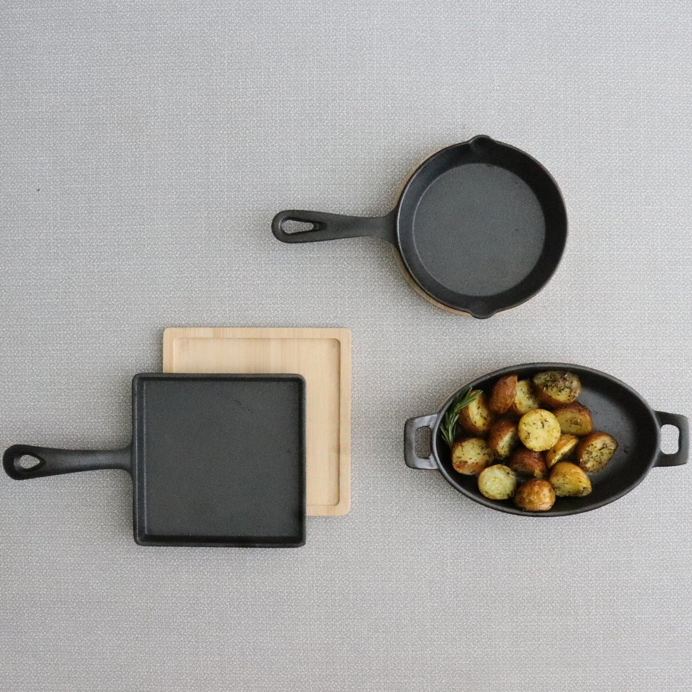 Cast Iron Round Pan with Tray