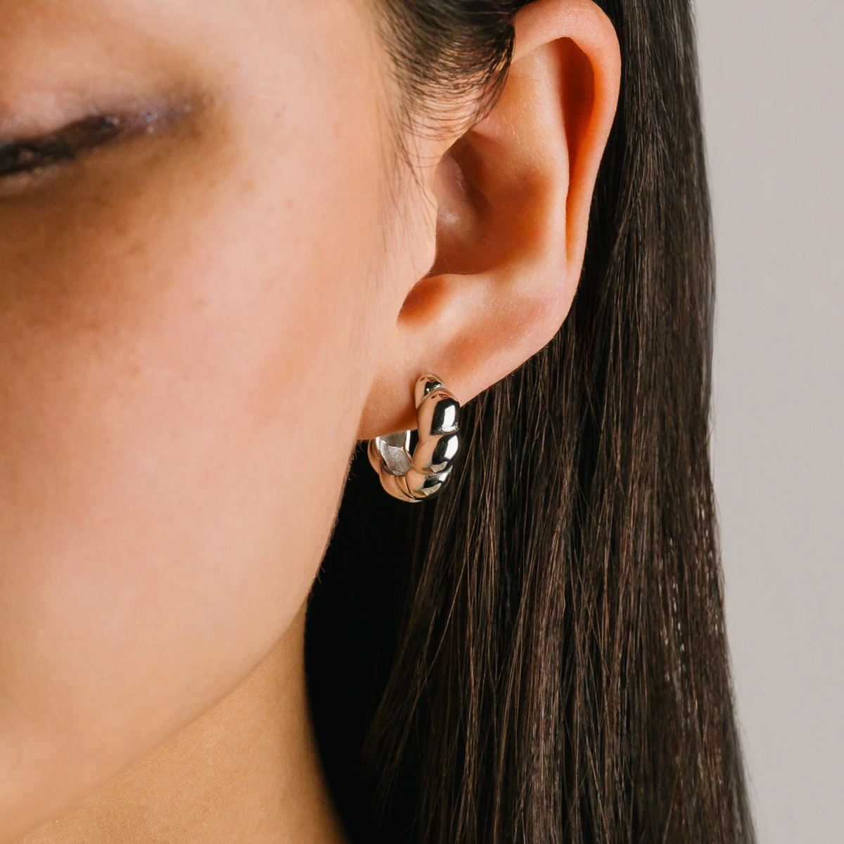 Croissant Puff Hoop Earrings - Silver