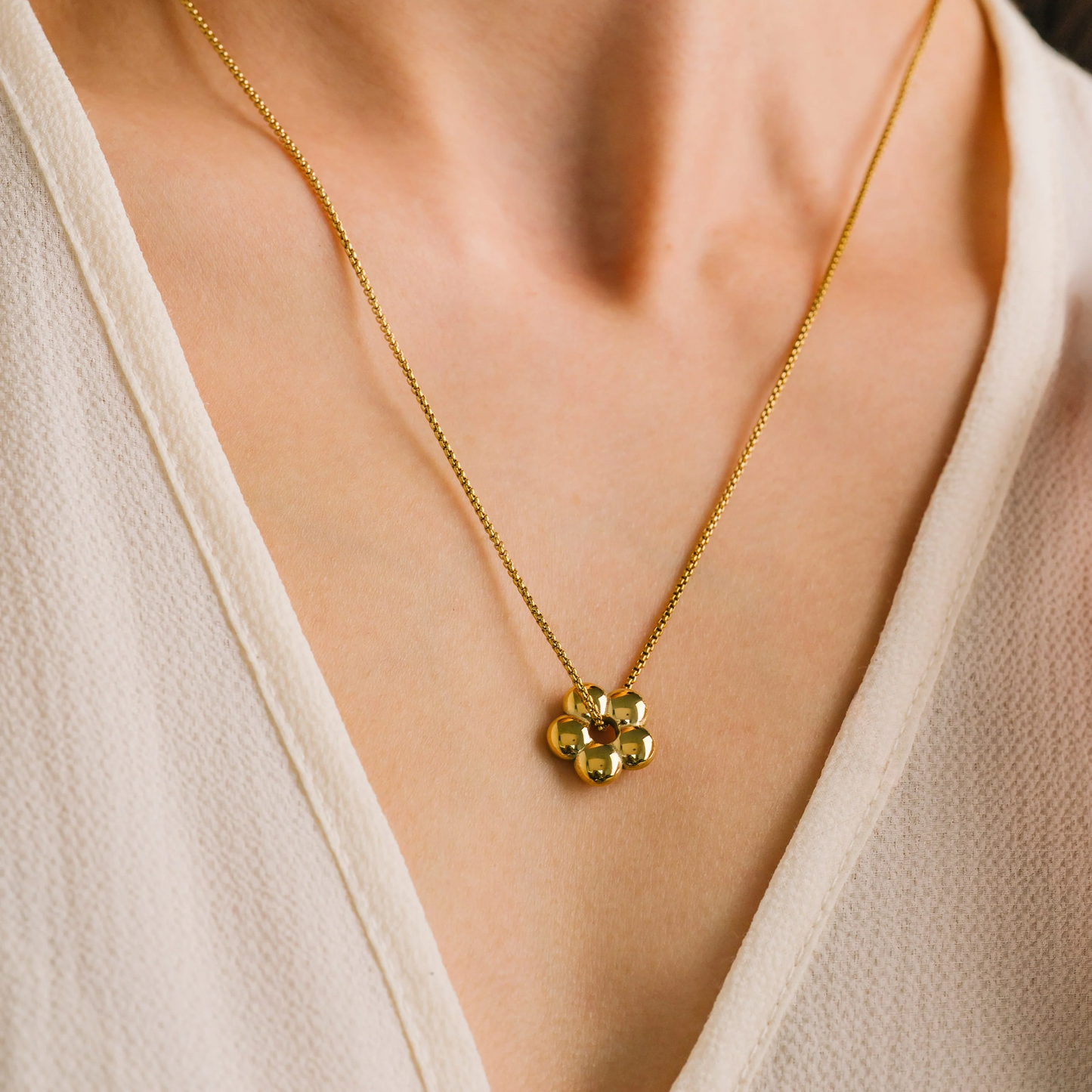 Daisy Charm Necklace
