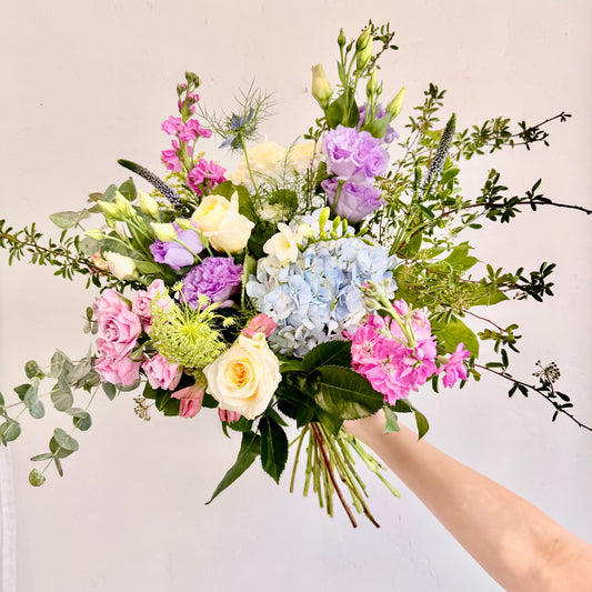 Garden Style Hand-Tied