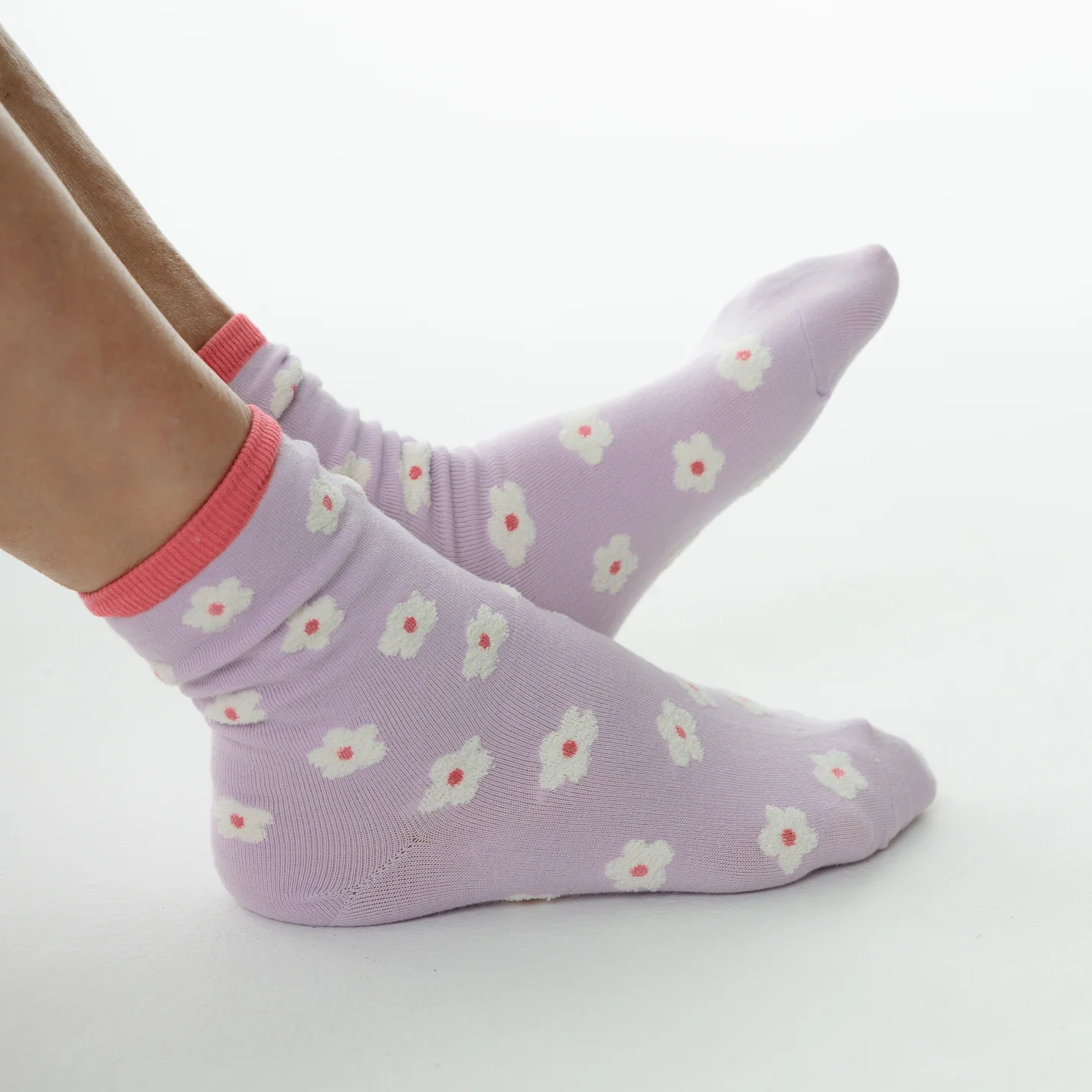 Daisy Puff Socks