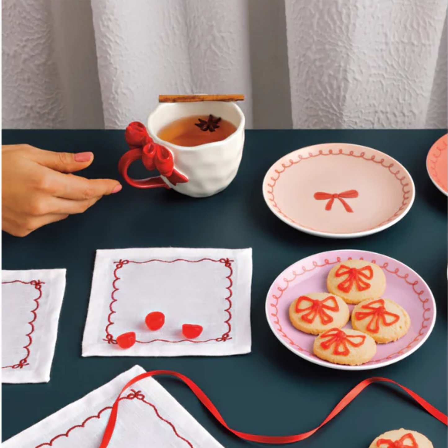 Bowtique Sculpted Mug