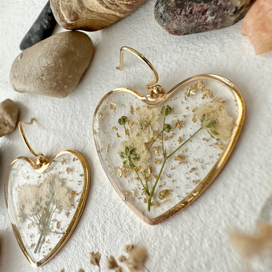Bronte Dried Flower Acrylic Heart Earrings