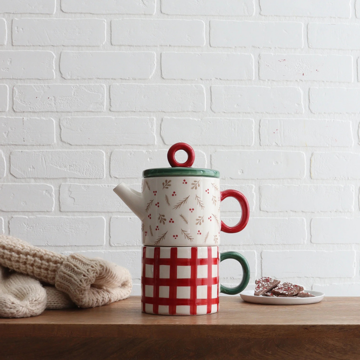 Holly Stacked Teapot and Mug