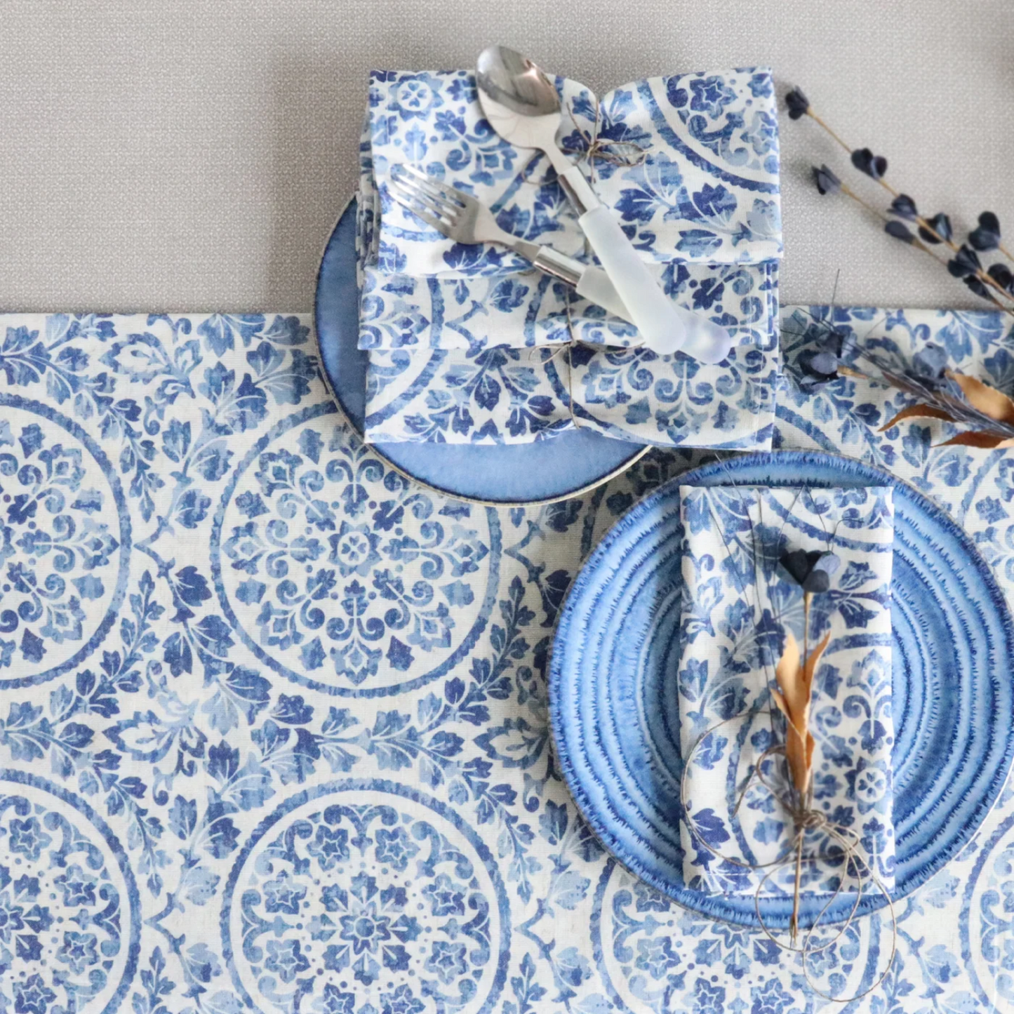 Set/4 Linen Blended Napkins - Medallion