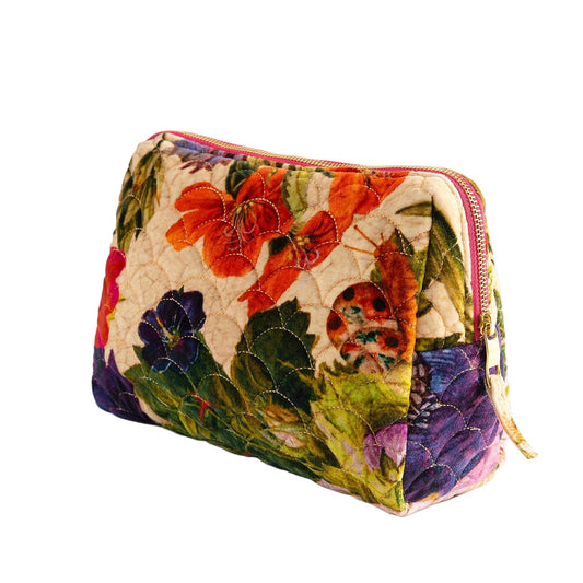 Cream Posy Quilted Washbag