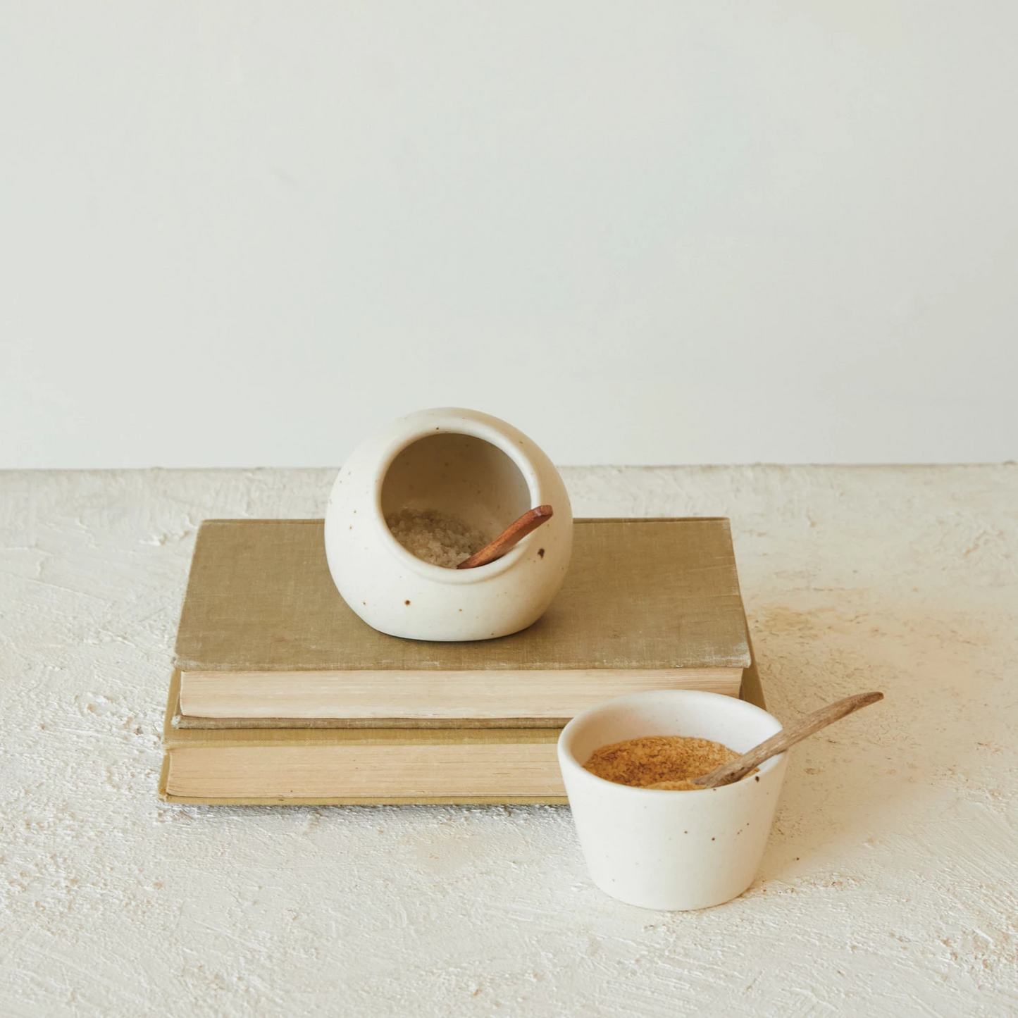 Stoneware Bowl with Mango Wood Spoon